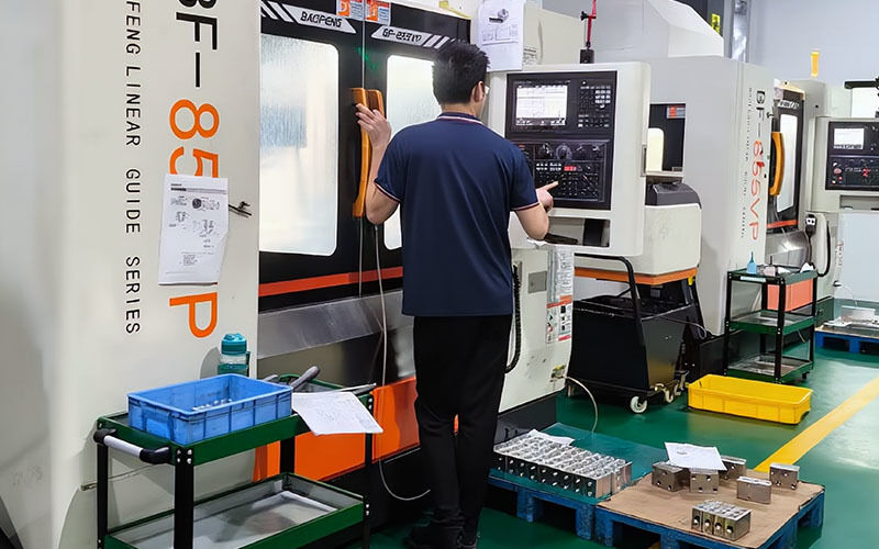 Dongguan Zhongwei Metal Products Co., Ltd निर्माता उत्पादन लाइन