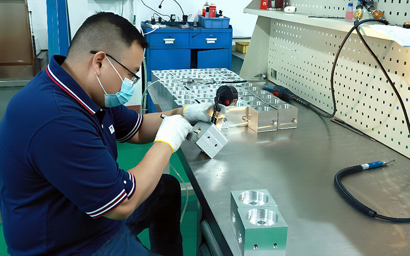 Dongguan Zhongwei Metal Products Co., Ltd निर्माता उत्पादन लाइन